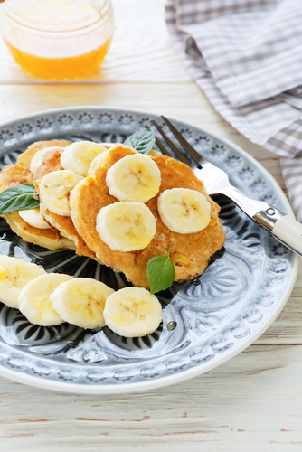 Crazy Healthy Cinnamon Banana Pancakes
