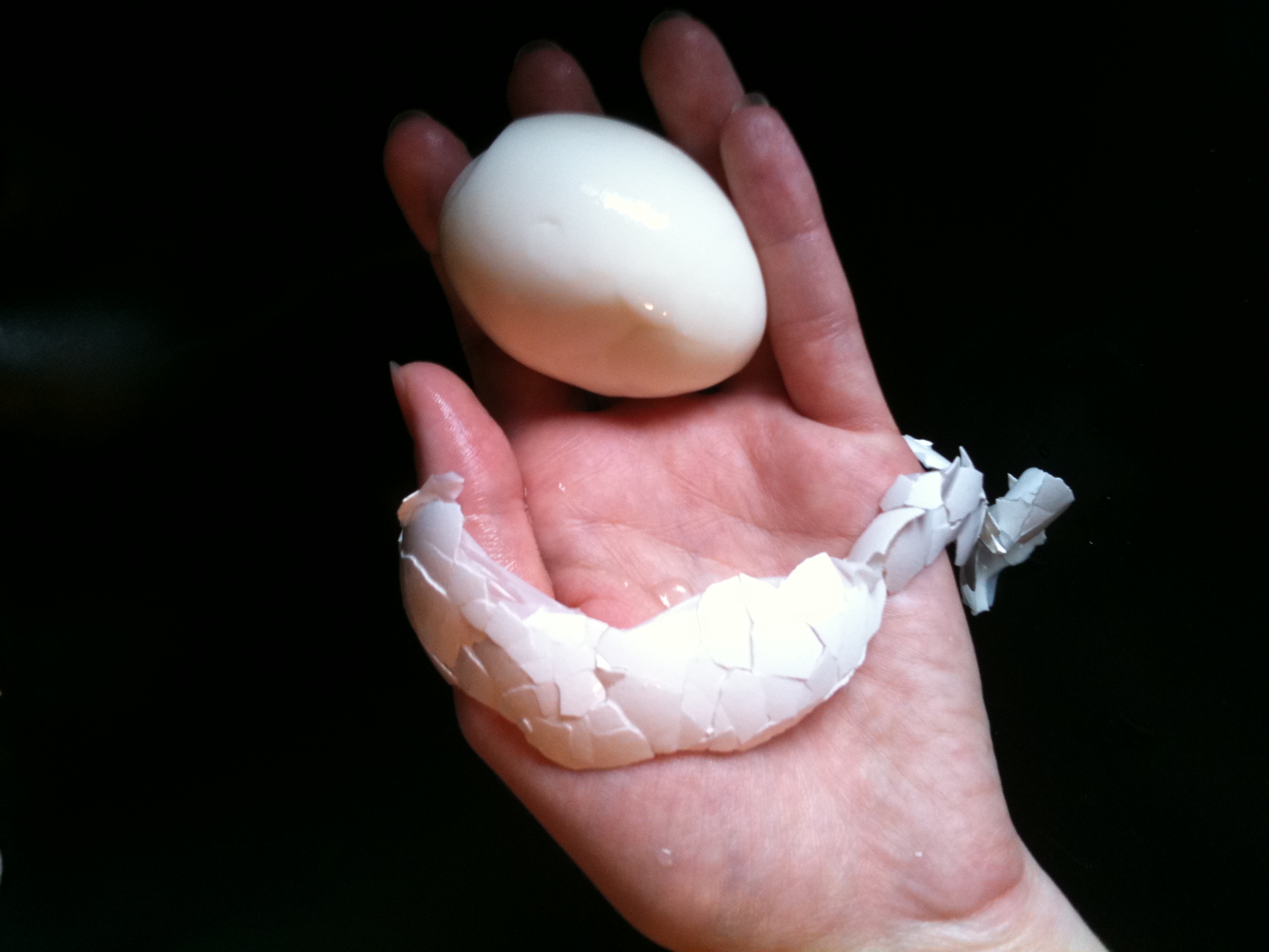 Perfect Peeled Hardboiled Eggs