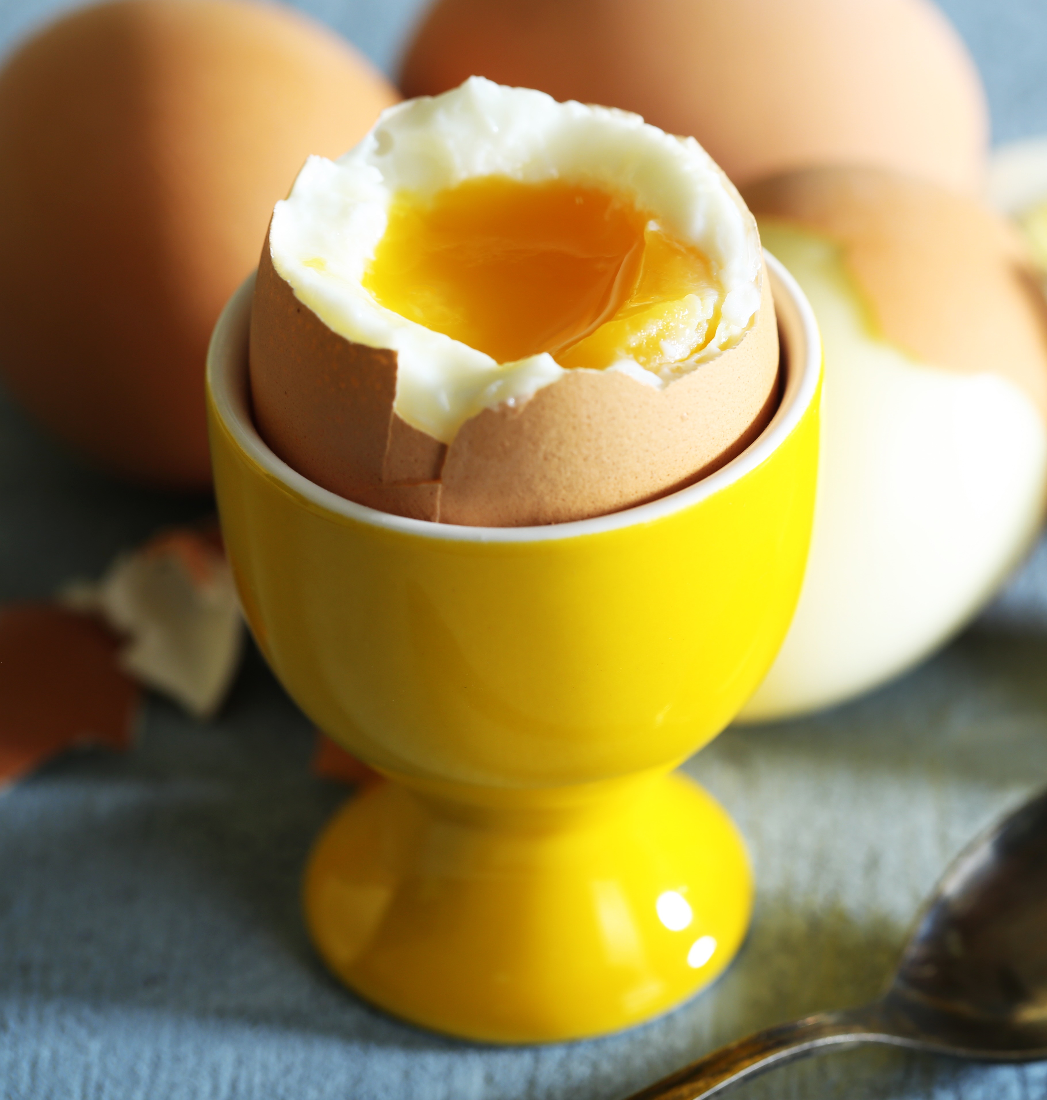 https://photos.bigoven.com/recipe/hero/perfect-soft-boiled-eggs-f87fbe.jpg