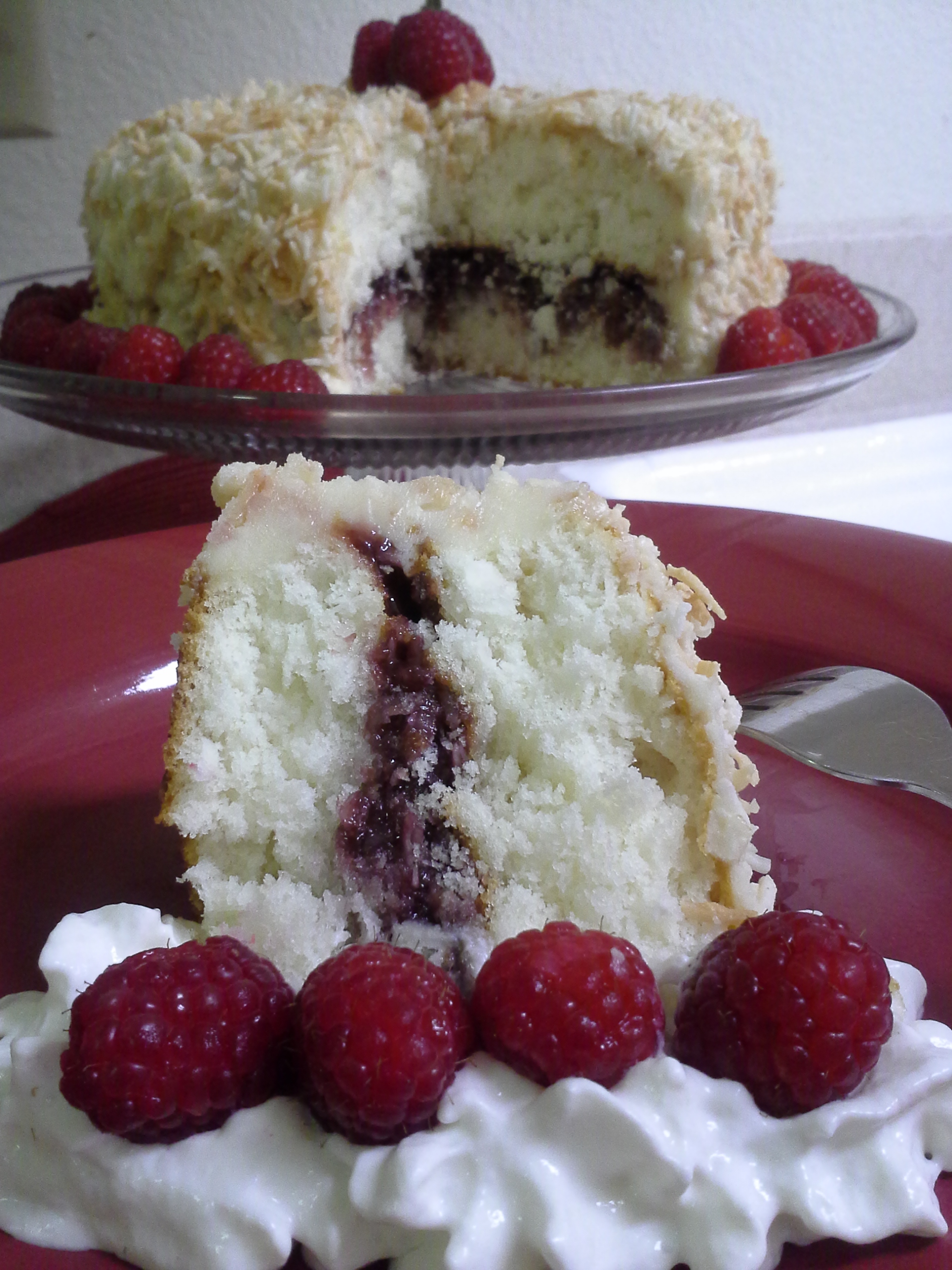 White Chocolate Raspberry Poke Cake ~ Recipe | Queenslee Appétit